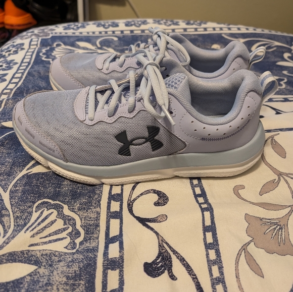 Under Armour sneakers! - Picture 1 of 10
